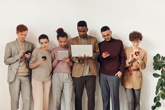 digital-savvy-hispanic-group